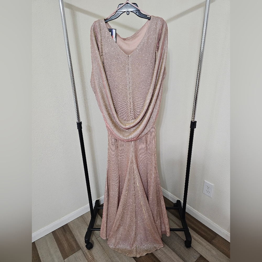 Women's clothing (A246) - Picture 6 of 10
